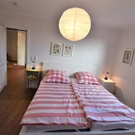 Wasserlaeufer Hohwacht