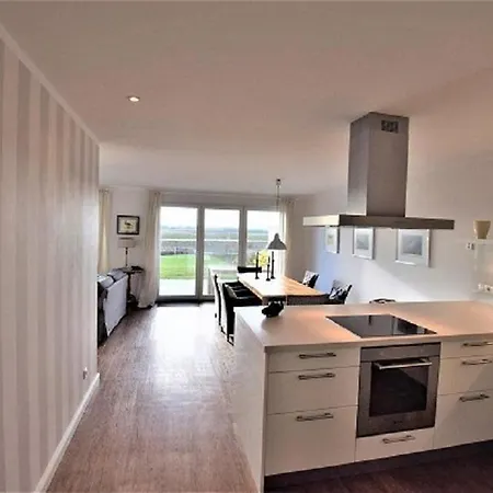 Wasserlaeufer * Hohwacht