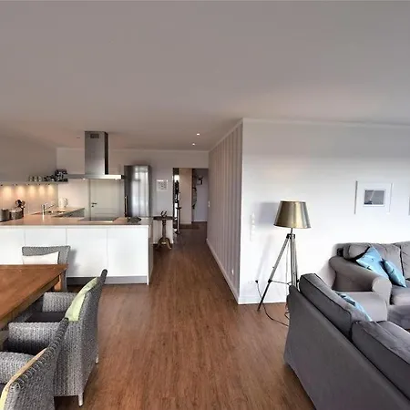 Wasserlaeufer Hohwacht